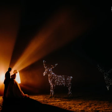 That awesome Christmas feel! Captured at @derwentmanorhotel Xmas 2019 at the wedding of Selina and Carl. The stags lit with fairy lights were an instant attraction. I threw a Full CTO gel backlight into the mix to create this awesome backlit photograph. The fog in the air helped to create the lovely light rays.