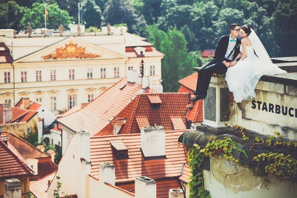 For me the wedding is a planned and spontaneous event at the same time. There was a sea of love and it was a day with Oksana and Gleb in Prague. Lie down on the Charles Bridge or to climb onto the roof at Prague Castle - easy!