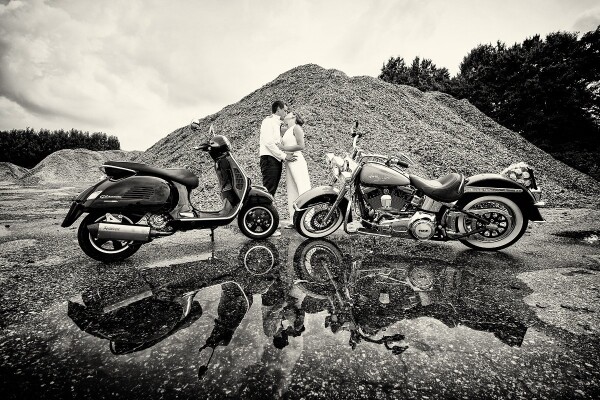 ...this terrific couple, Emanuel and Steffi, had told us before their wedding, that one of them rode a Harley and the other a Vespa. Guess who I assumed to be the Harley rider ;-) Naturally, after those two had set us straight, we just had to take this picture during their wedding shoot!