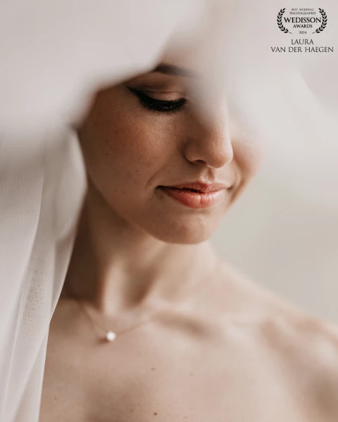 Details of a beautiful bride.