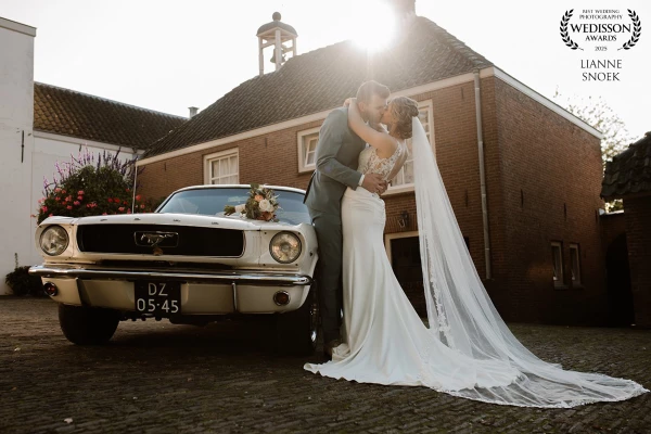 What about this awesome Ford Mustang for your wedding day?!