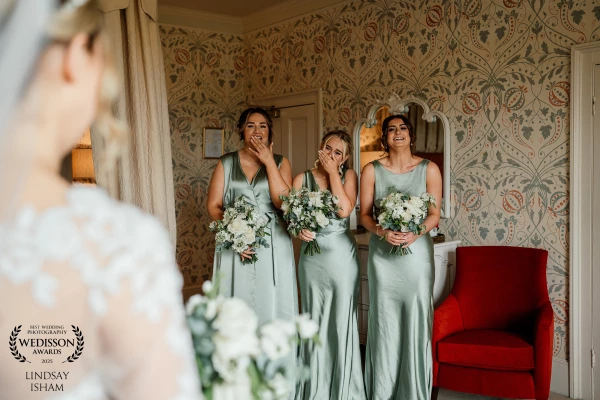 LUKE & ELLIE<br />
<br />
This was the perfect moment when Ellie did her reveal to her bride squad.  Their reactions were priceless!