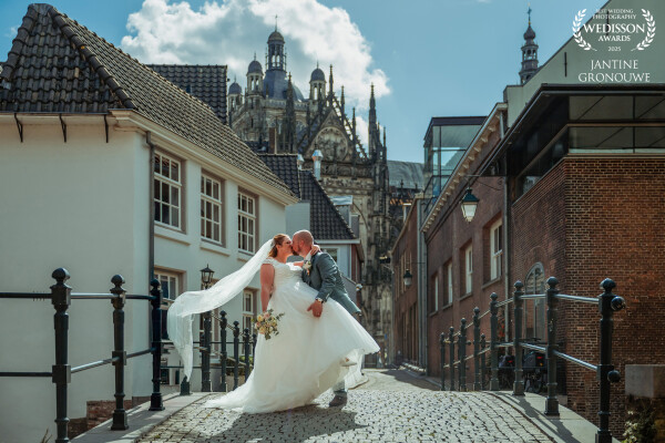 In het prachtige Den Bosch met de St Jan op de achtergrond!