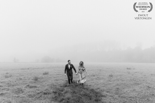 A misty moment right before “I do”.