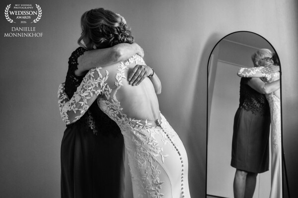 The first moment between a mother and her daugther is always a emotional moment.