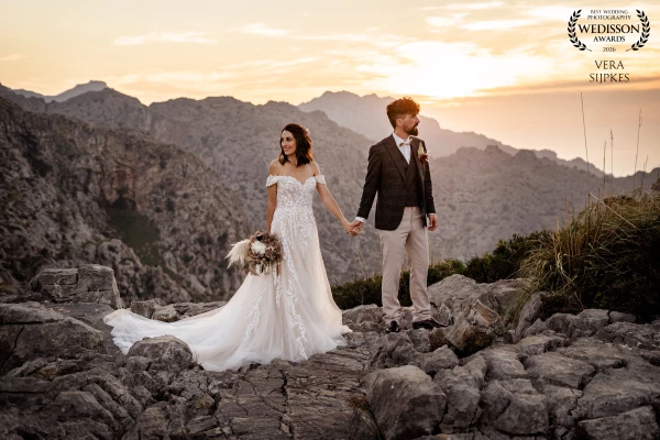 Sunset in the mountains of Mallorca. What a dream location for a wedding shoot!