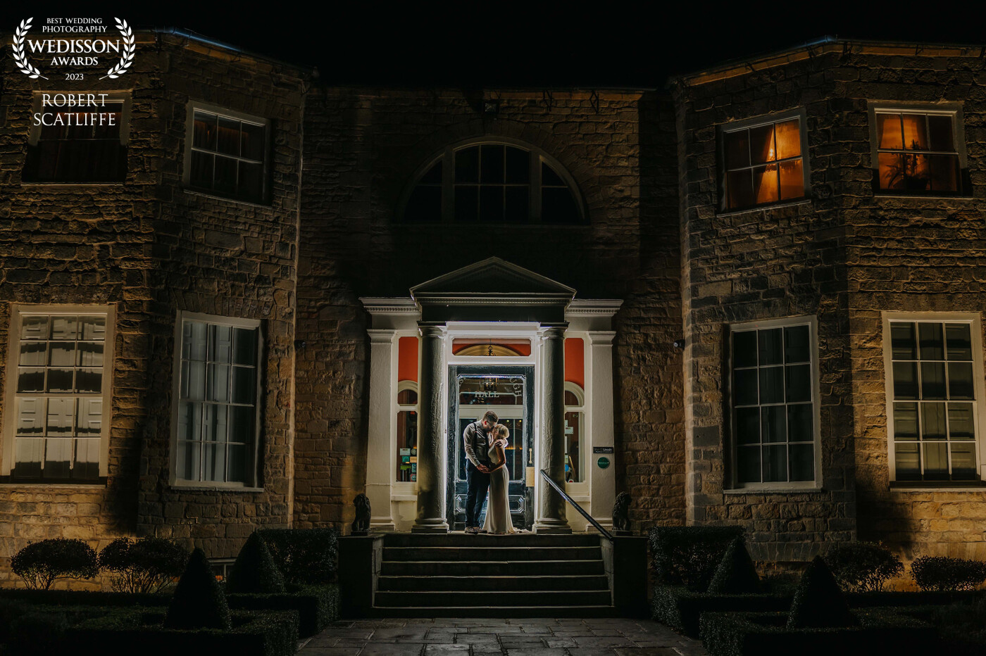 I always like to do a couple of night shots just before I leave if the venue has somewhere to do so & just outside the front door was just perfect for this one.