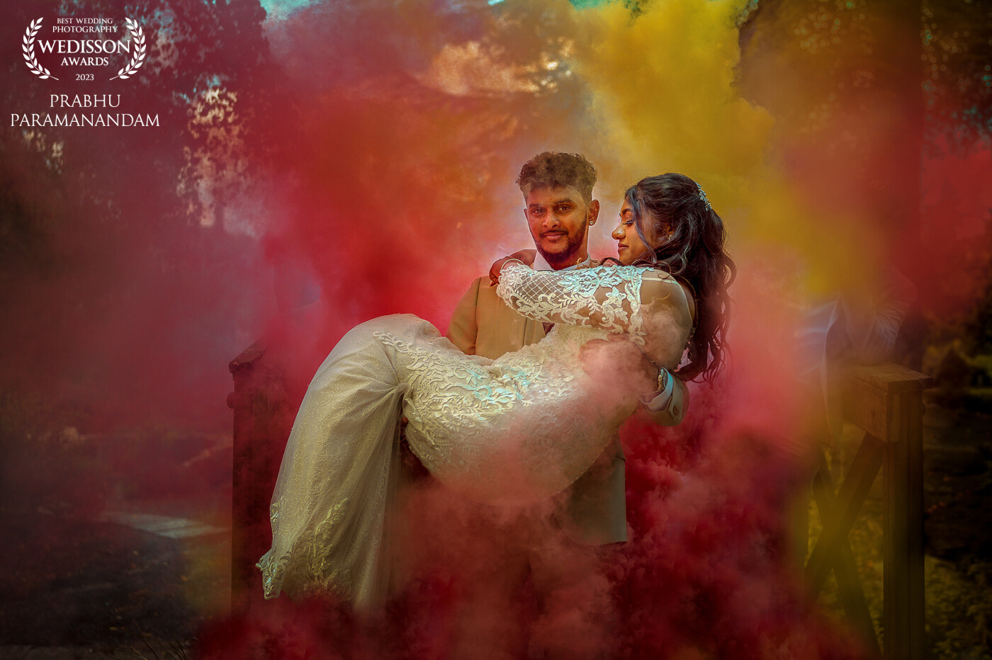 The play of colours in this frame adds to the vibrancy of the shot. Our couple were dressed in beige and white enhancing the feel of this beautifully designed shot.