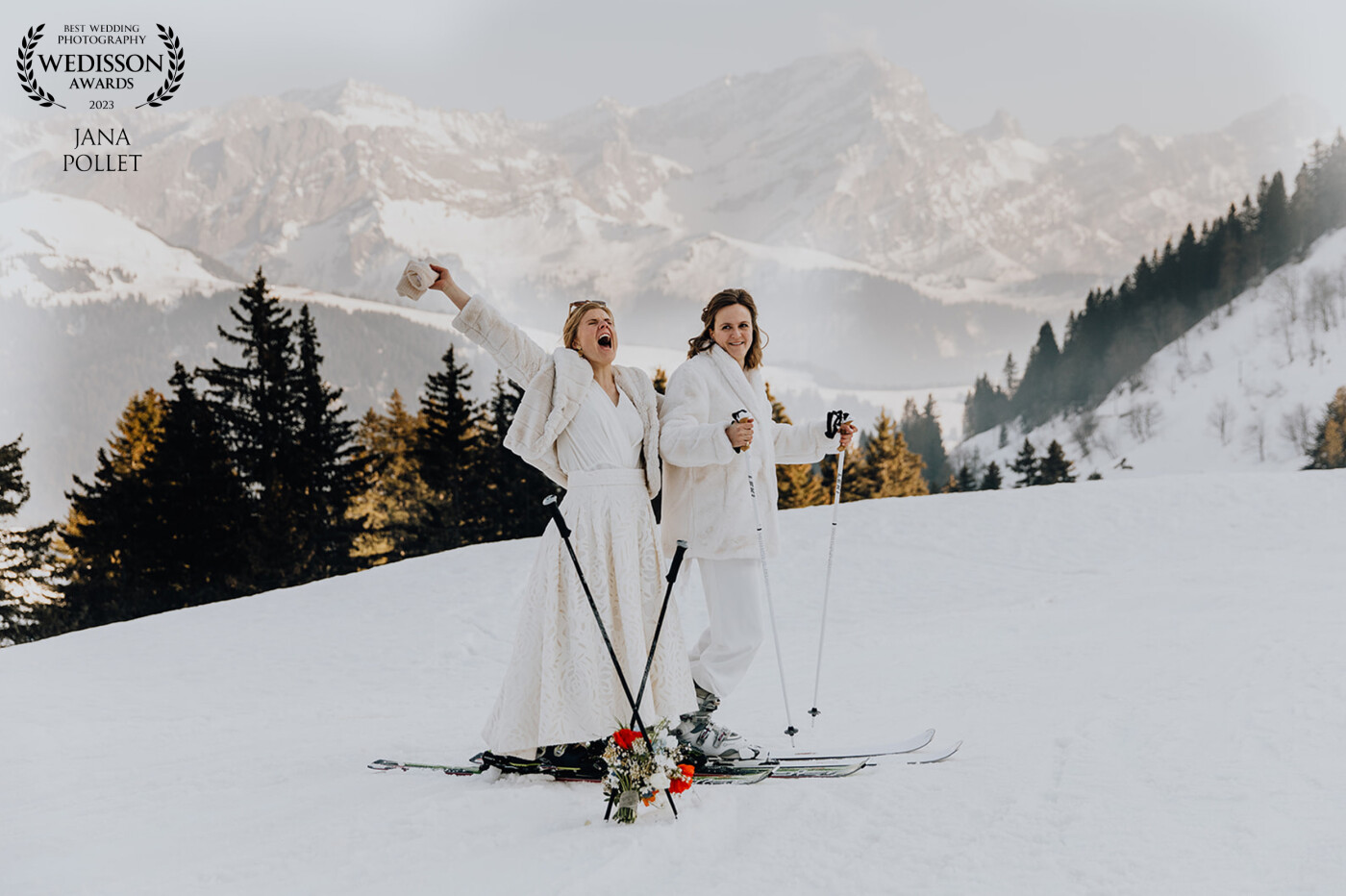 I was lucky enough to go to Switzerland with Sophie and Florence, where we had a fantastic time in the mountains. Taking wedding photos on the skis is something I will remember for the rest of my life, it was a real challenge.