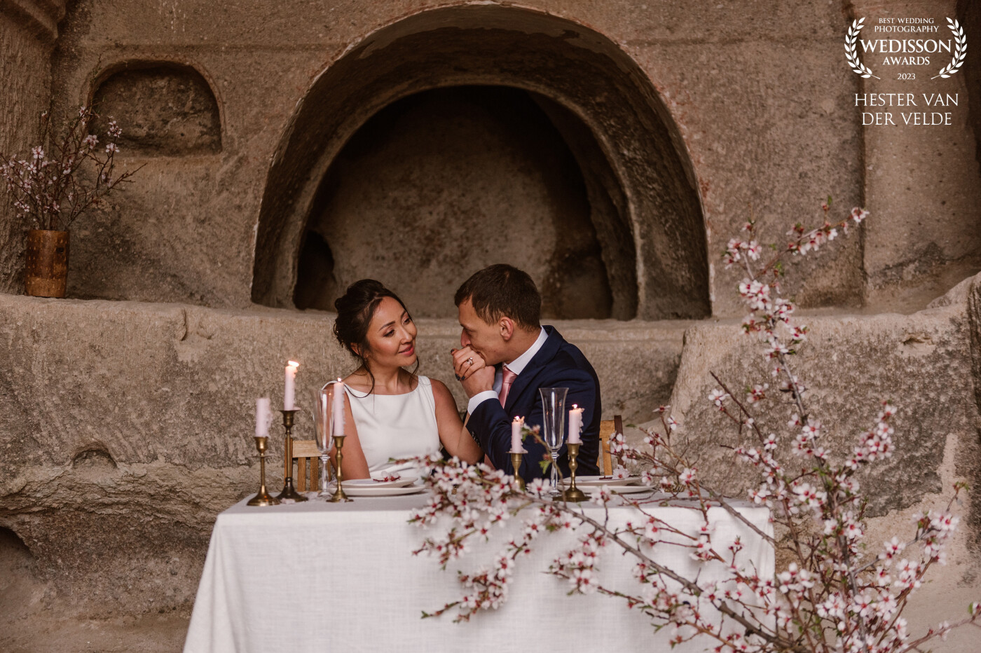 In the caves of Cappadocia, Turkey, we had this beautiful setting. Outside it was snowing (in April!) but inside it was very cosy with all the candles and this beautiful couple.