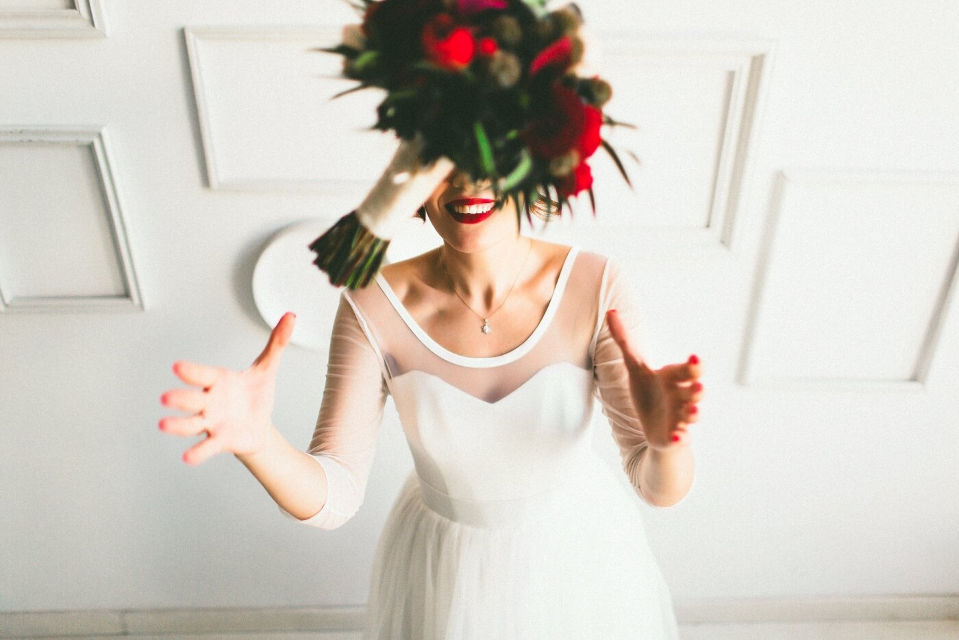 Bright leeps. Bright day. Bright personality. One Kiev`s wedding, with red accents.