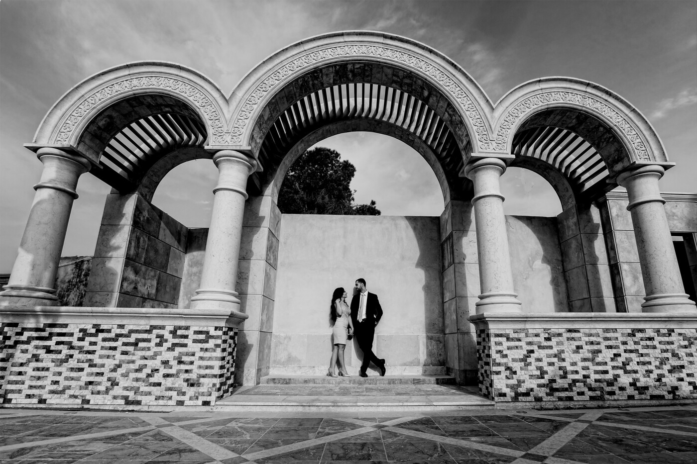 This was the first time shooting in this huge palace that is located in salt-city, Jordan. The couples Salam and Odai were amazingly excited,  as it was their engagement day, but we did not have a plenty of time for the shoot. The beautiful love story of Salam and Odai lasted 8 years!   so I thought to myself I should make a beautiful image of them that lasts forever!
