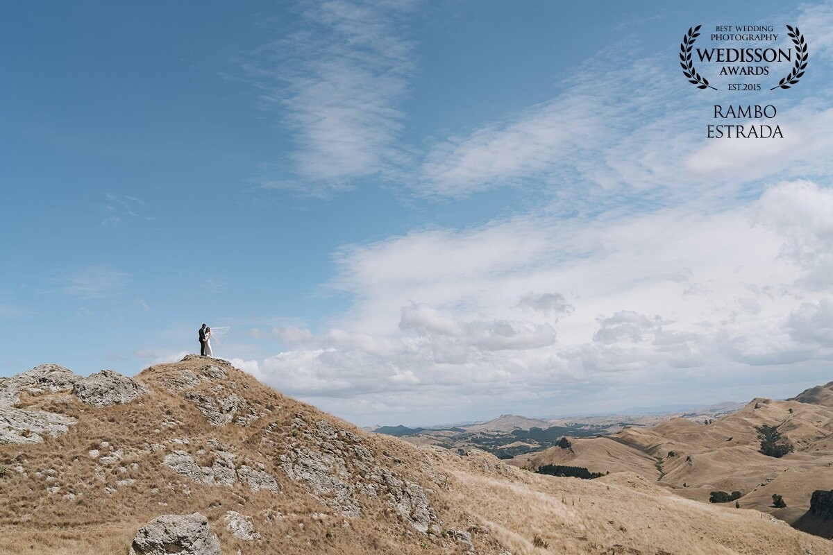 Aleece and Chris took a little adventure on their wedding day up Te Mata Peak in Hawkes Bay, New Zealand. An amazing view to share with the one you love. 