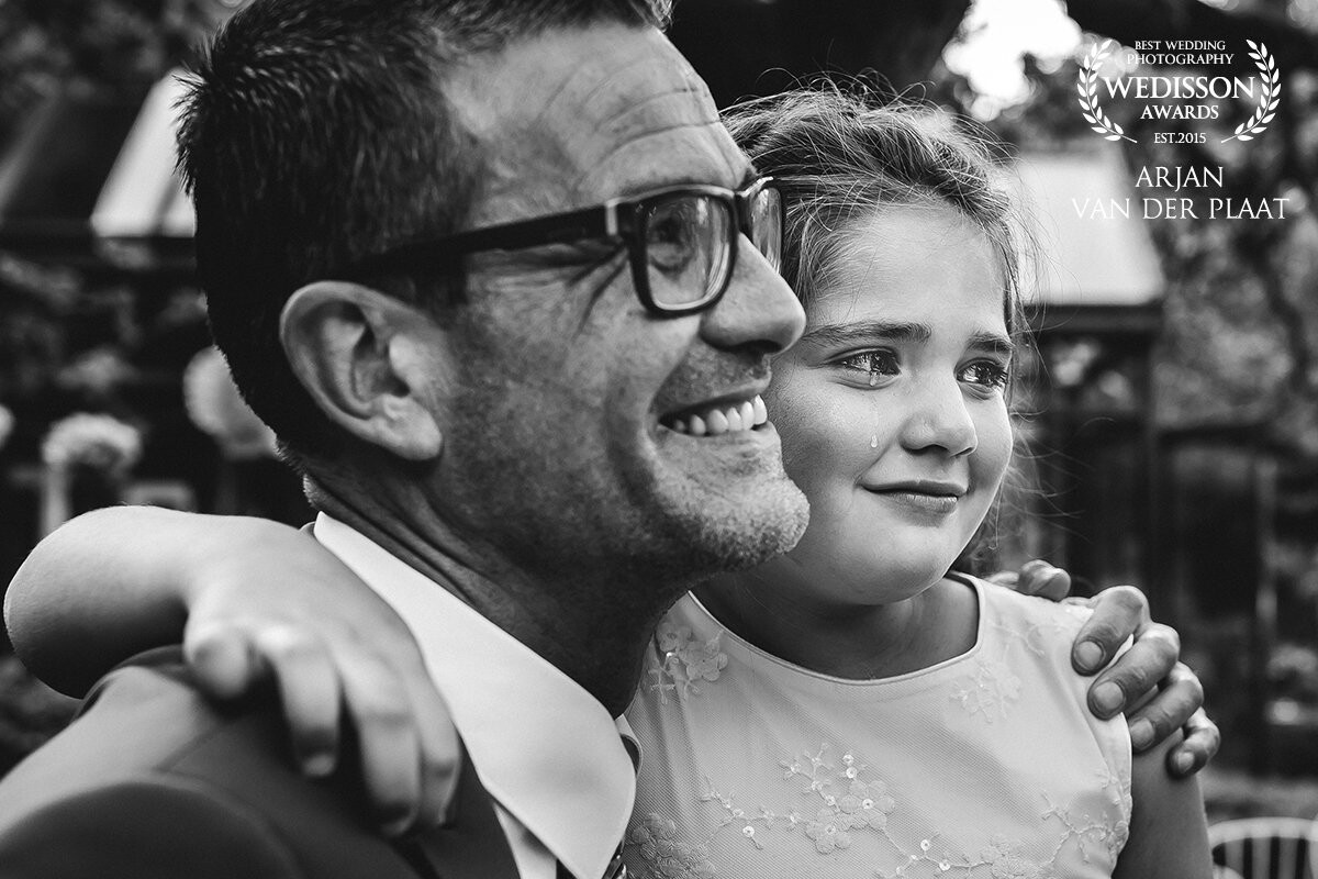 Emotions are the best things to capture on a wedding. I'm always looking for the connection between people. Like this one between daughter and father (the groom). 
