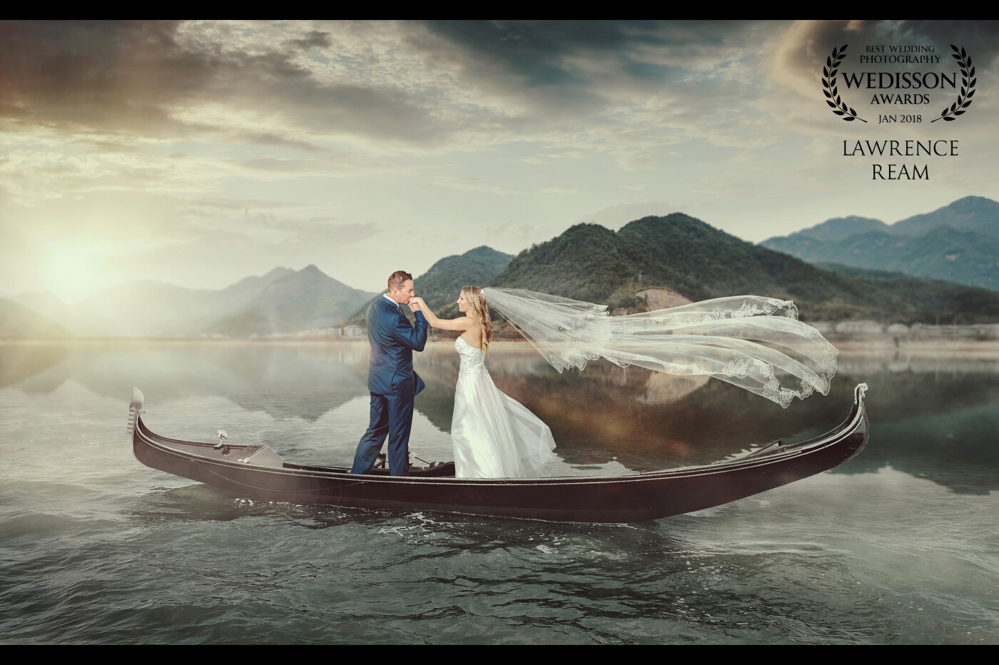 I had to do something extra special for this bride and groom as the bride was a good friend of my significant other. After much deliberation I decided to take this photo to the next level. What's more romantic than a gondola with the groom taking his lovers hand to kiss it? Classy, Romantic, Sophisticated. #lawrencereamphotography 