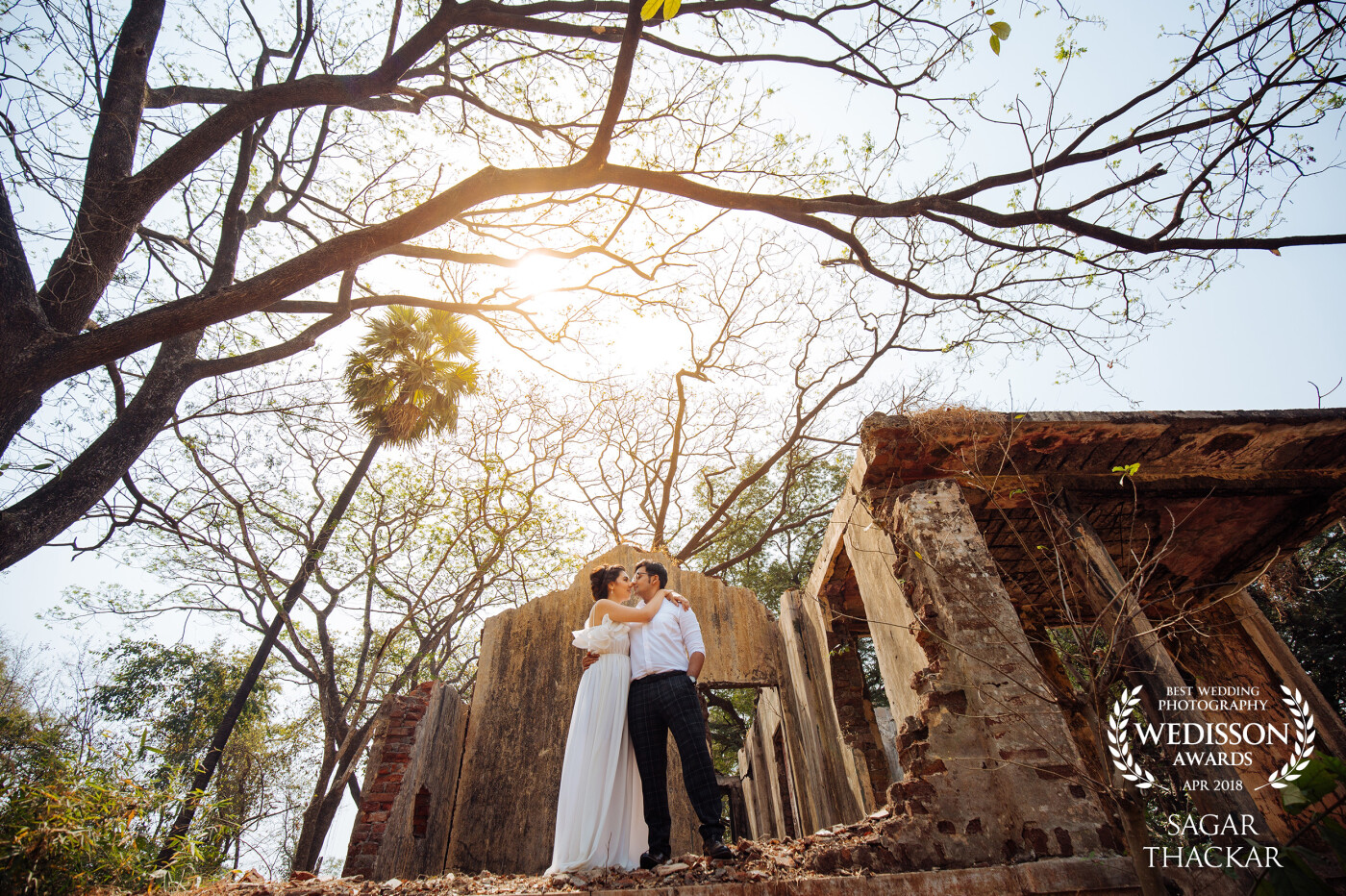 The couple were very close to the nature and wanted something with similar feel, we found this location in middle of a concrete jungle in Mumbai. <br />
This is one of our most favorite pictures.  
