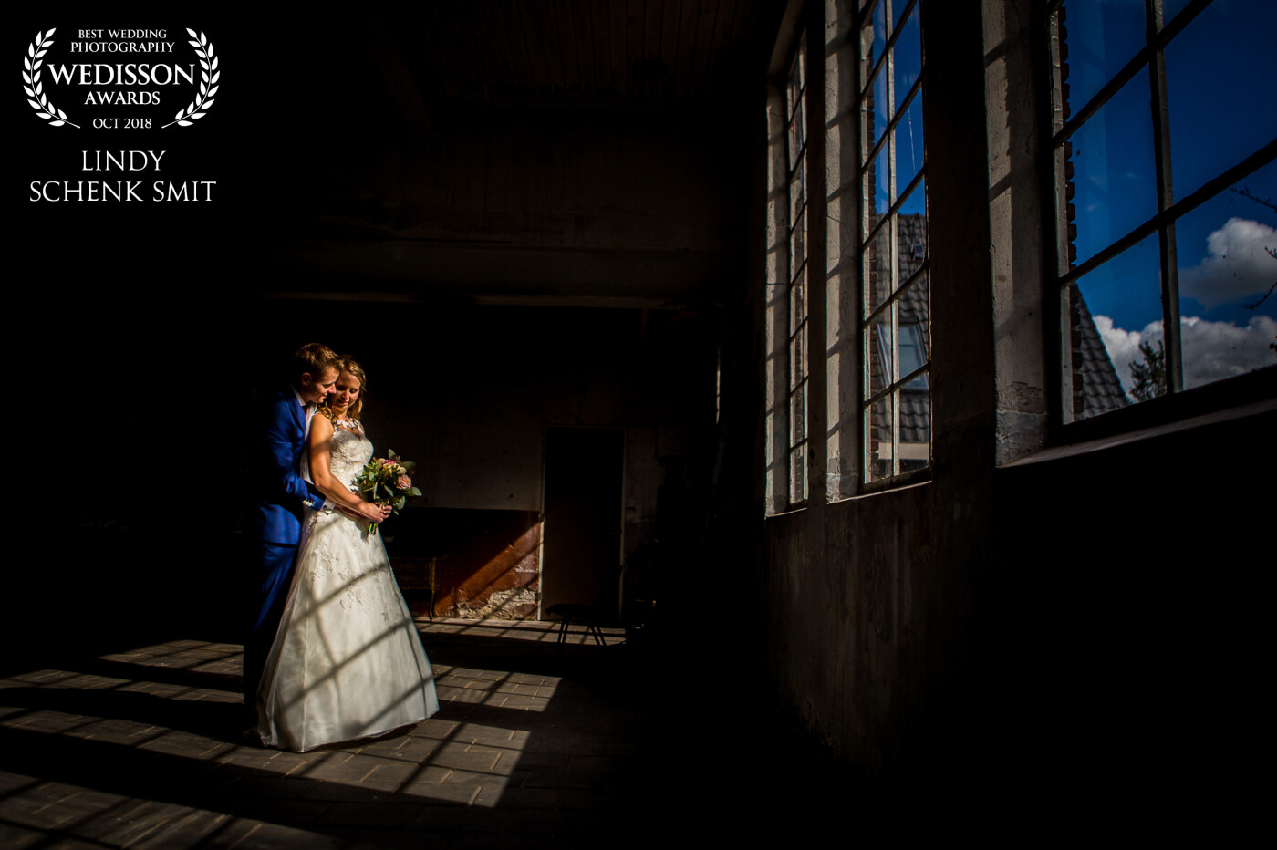This photo was taken in a little village in Holland. The factory used to be a milkfactory, but is now used as a residence and a shootinglocation. This loving couple didn’t need a lot of instructions, as they are madly in love with eachother.