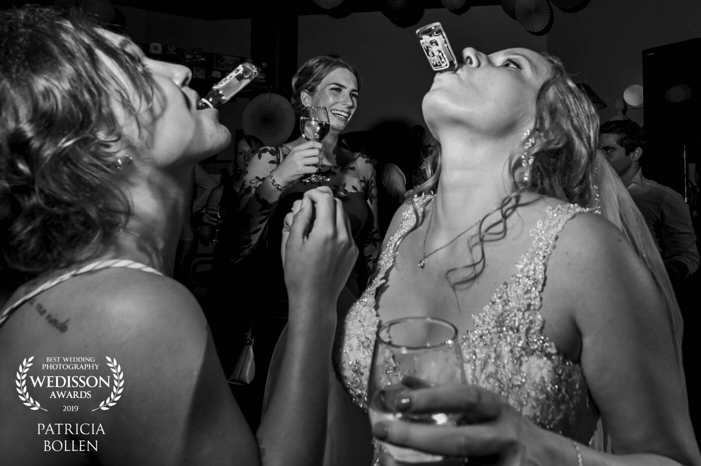 I love it to be on the dancefloor between all the dancing guests. To capture all the fun at the end of the day. The wedding couple between all their friends and family having fun together.
