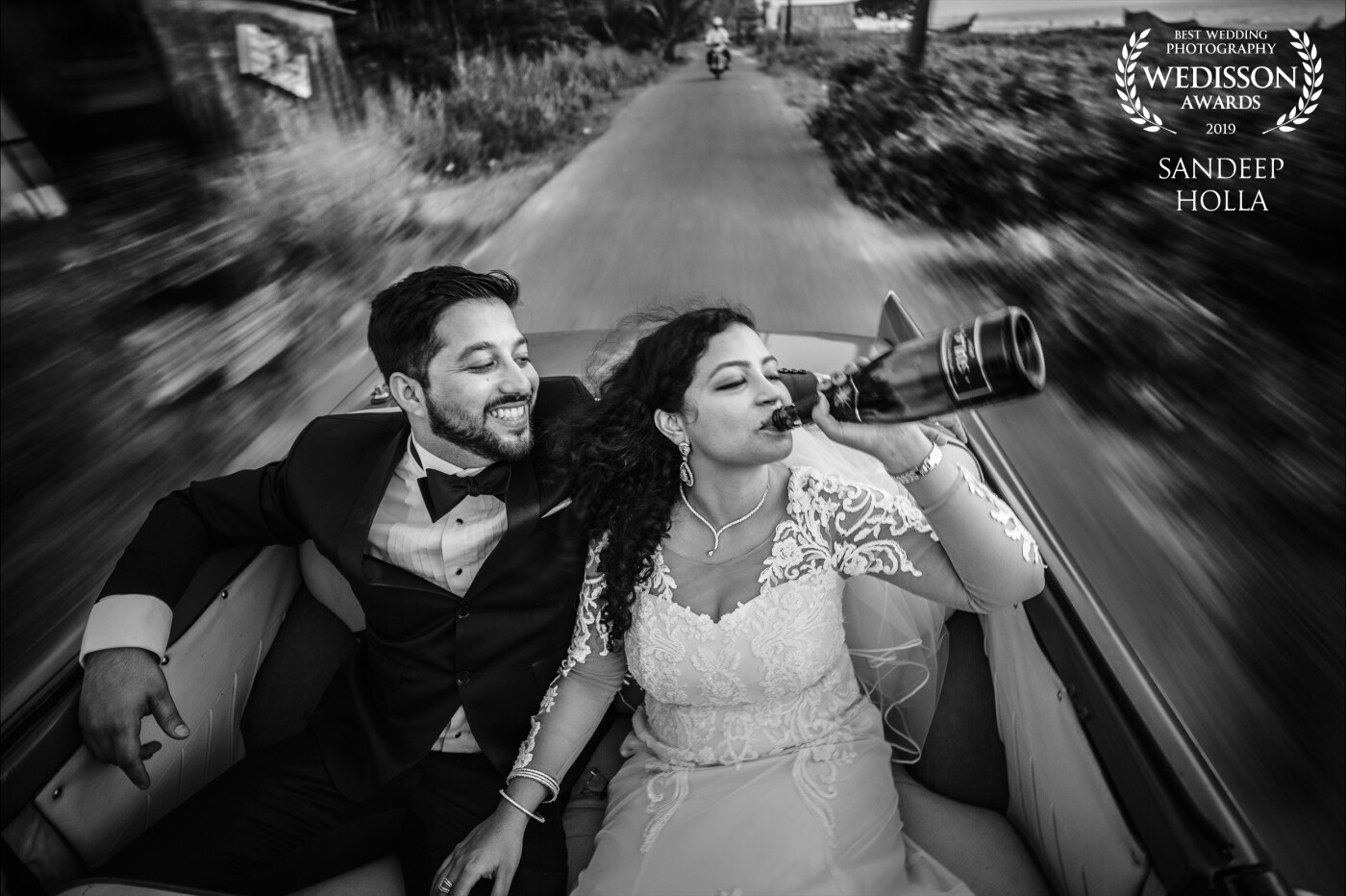 A fun journey together!<br />
Melanie and Vinod are such a couple who have loved adventure in their life. And as a photographer I wanted to reflect the adventure they loved in the picture! ❤️