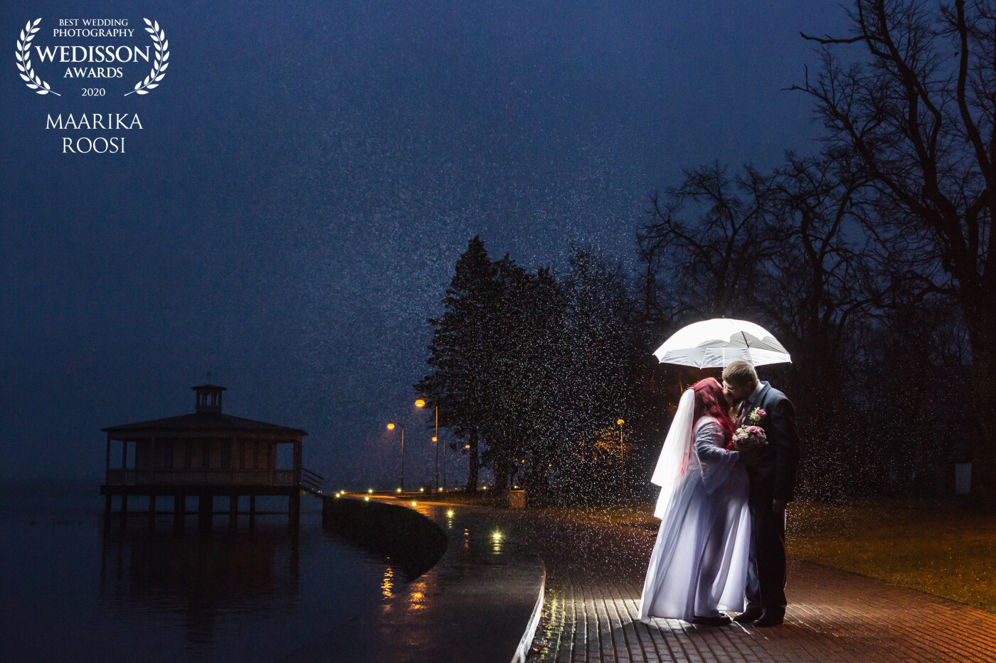 I wanted to make a picture like this for a couple of months but it wasn’t raining on my wedding days in 2019, so in December it finally happened! 