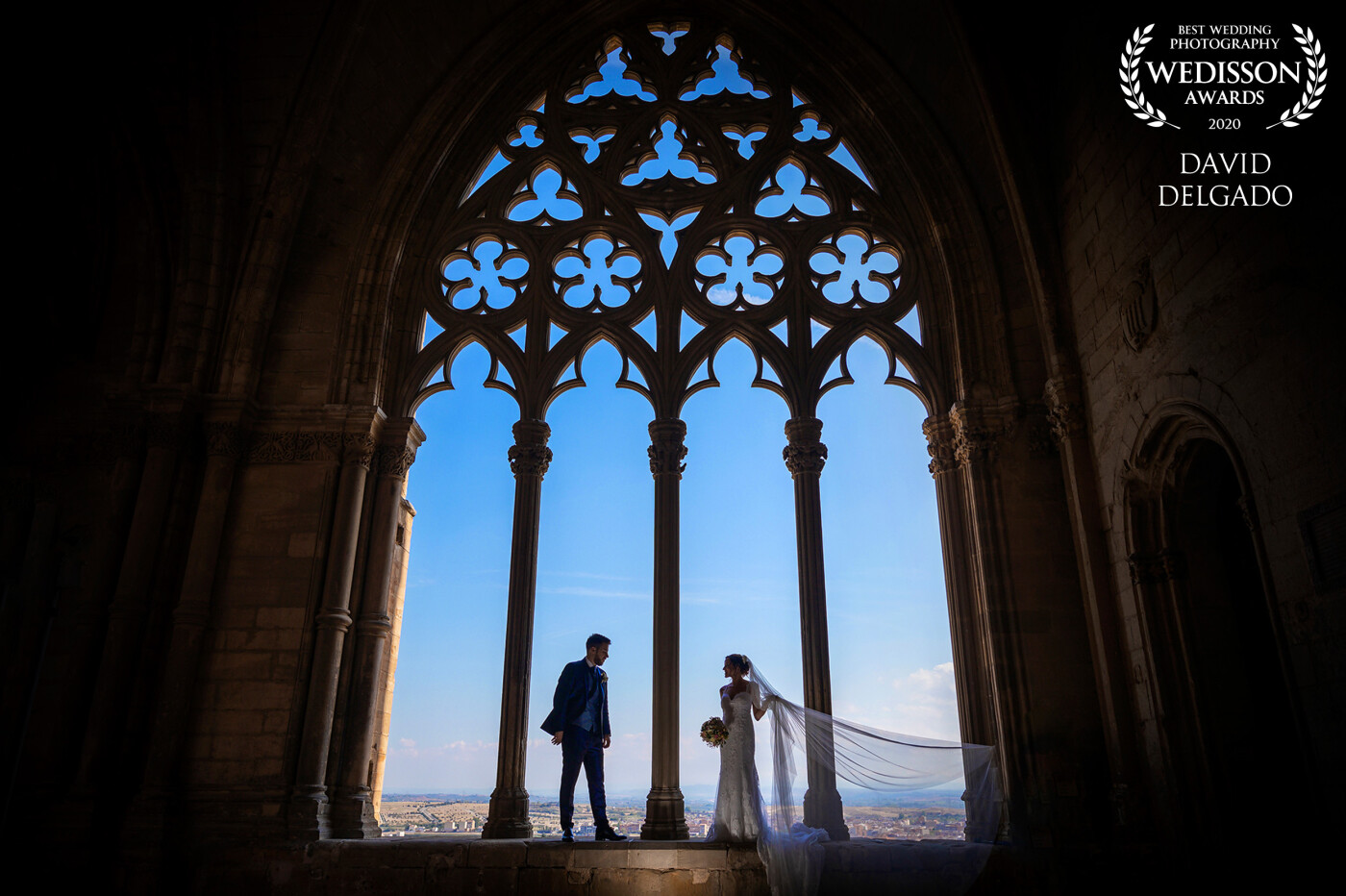 Beautiful Souls - They are Patricia and Albert, La Seu Vella is the Lleida's castle, the emblem of the city, it was a beautiful place to do the photo session on their wonderful wedding day.