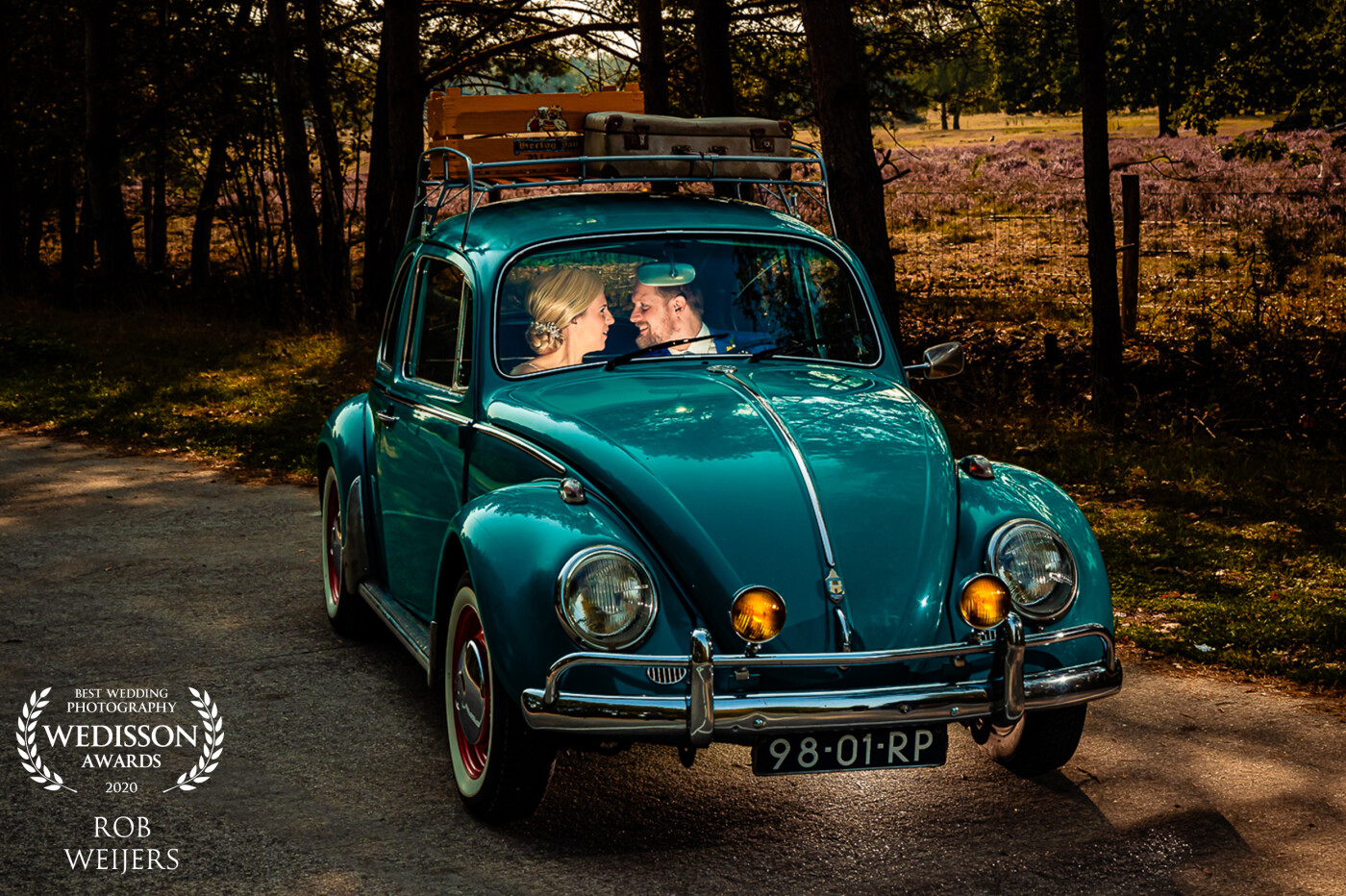 On the wedding day of Sjraar and Ellen, we went to the heather for the photoshoot. They had an amazing car that day, that I wanted to give a special place in the reportage. With the help of 3 speed lights and a great assistant, I made this shot.
