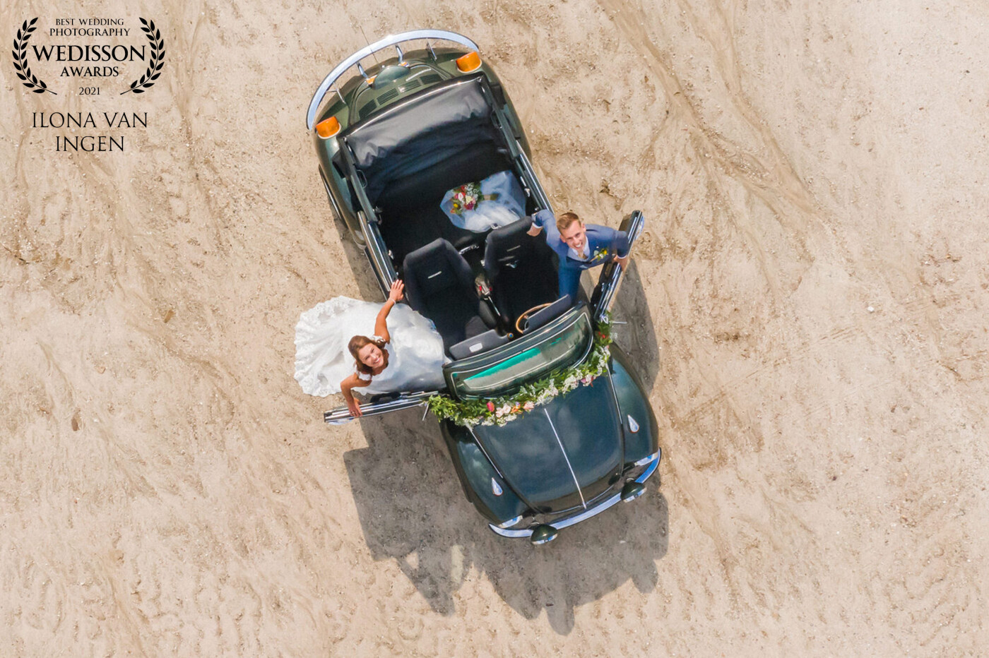 Near a sand extraction place in Markelo. This amazing couple found an amazing place to take pictures. And look at this car! Really an great picture.