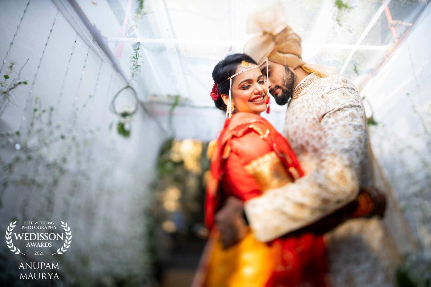 We got our couple Ankur and Akshata out from their wedding rituals, spotting some beautiful light, and this is the result you can see. This was a beautiful Maharashtrian wedding, we still have so many fond memories :)