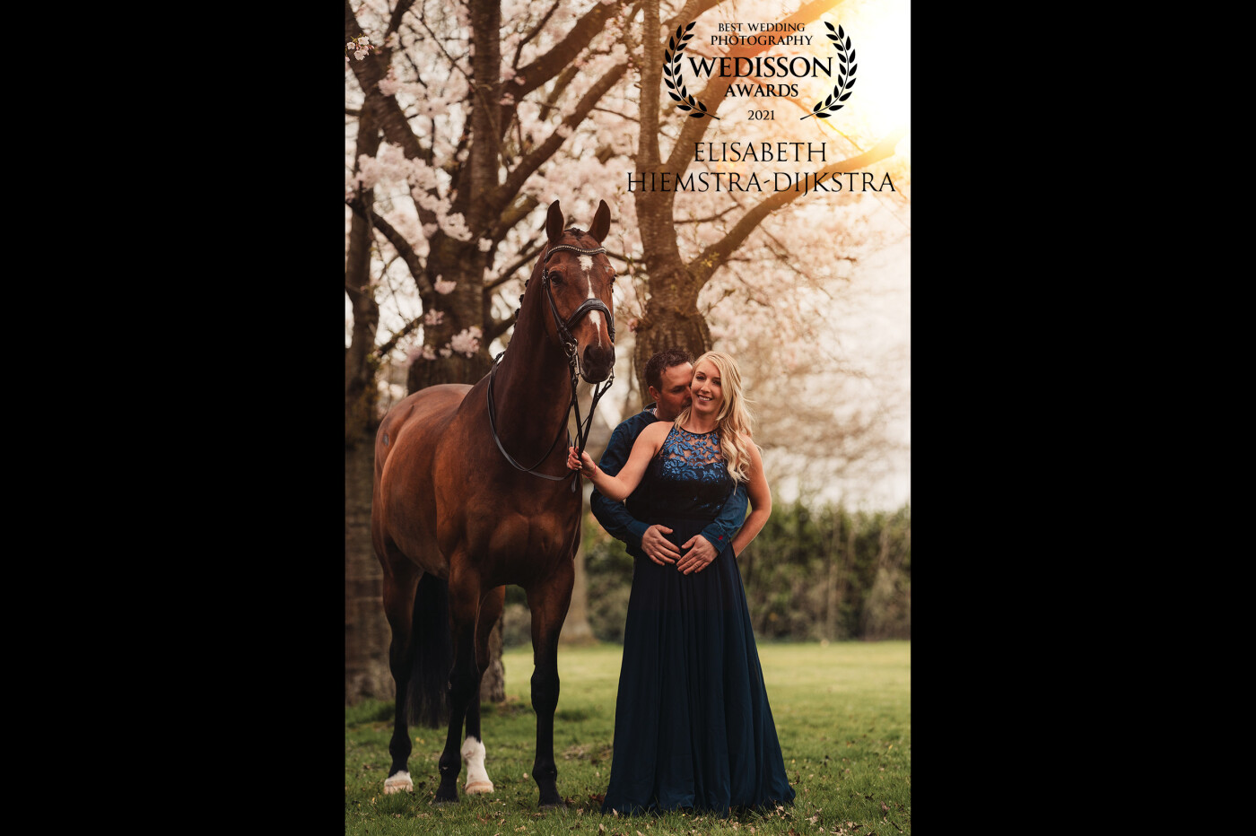 Unfortunately, this bridal couple had to change their wedding date due to covid. We made this love shoot in blossom time. Their own horse was a great model during this photo shoot. On their wedding day in September 2021, I can photograph their day and the horse will certainly love it again.