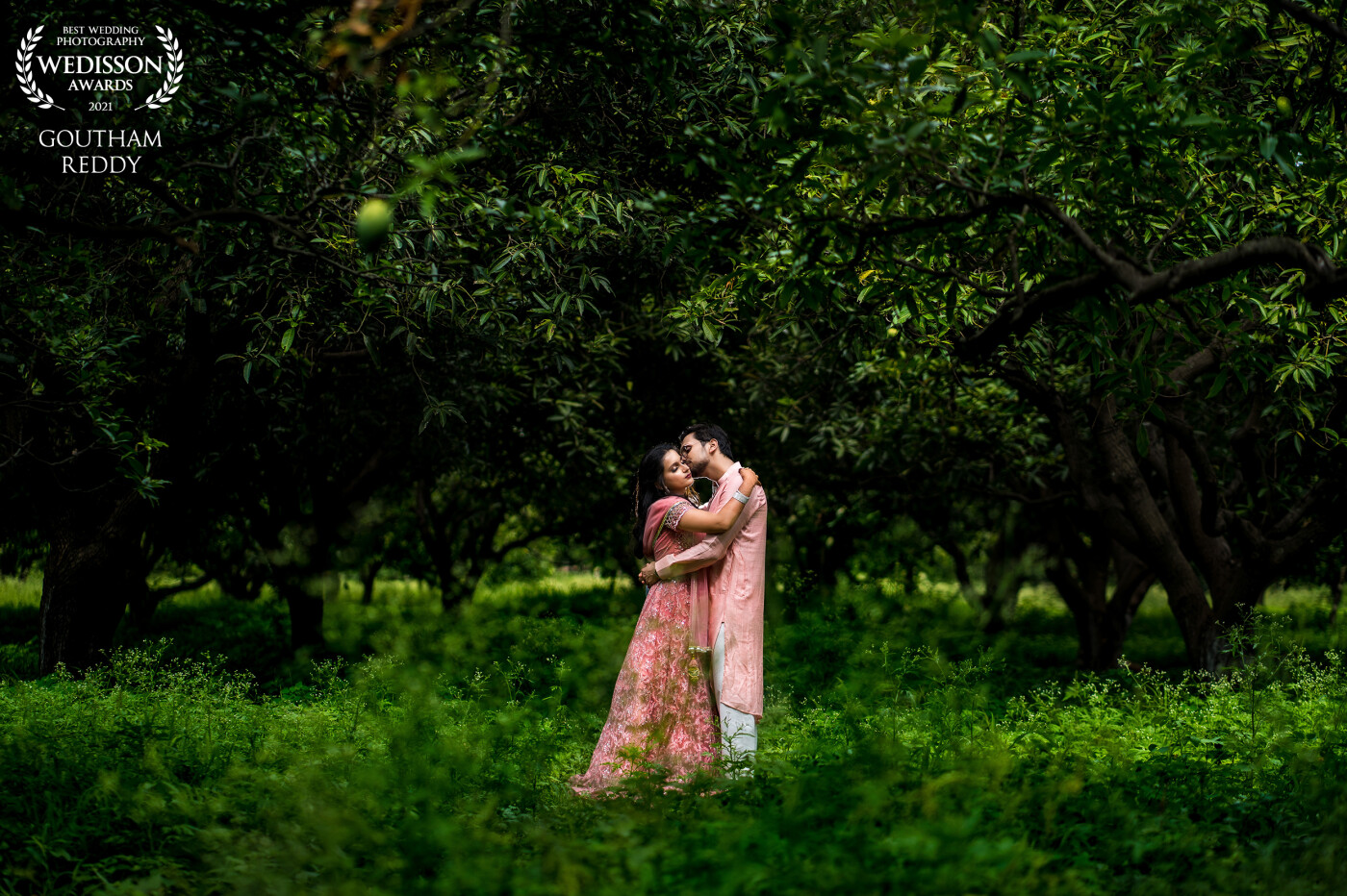 As much as I love shooting with artificial lights..it’s sometimes so refreshing to embrace the beauty of natural light. Amidst all the greens wanted to capture the essence of romance and added to it was some beautiful sunlight making the image look surreal!
