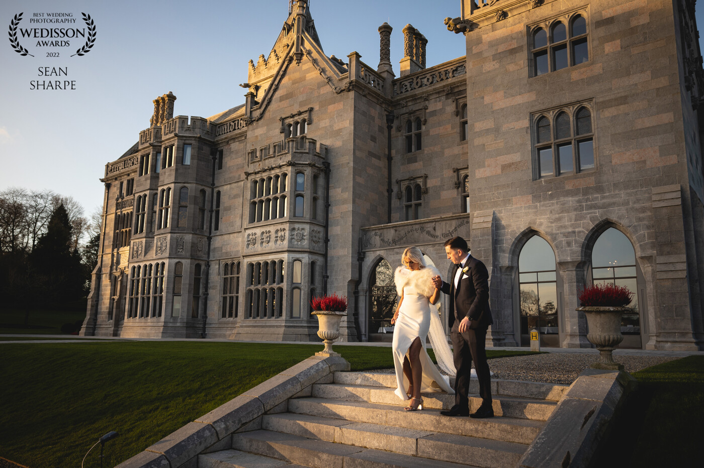 Absolutely love this shot of Avril and Ken at the beautiful Adare Manor in February. The most gorgeous evening light came out of nowhere and we had to run back out and grab some shots!