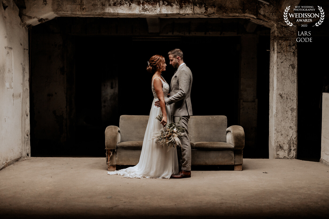 One of my favorite photos; apart from the fact that the couple treated each other wonderfully, the location - an old factory - was just fantastic. I love the dilapidated nature of such an abandoned factory in contrast to the emergence of a new common path.