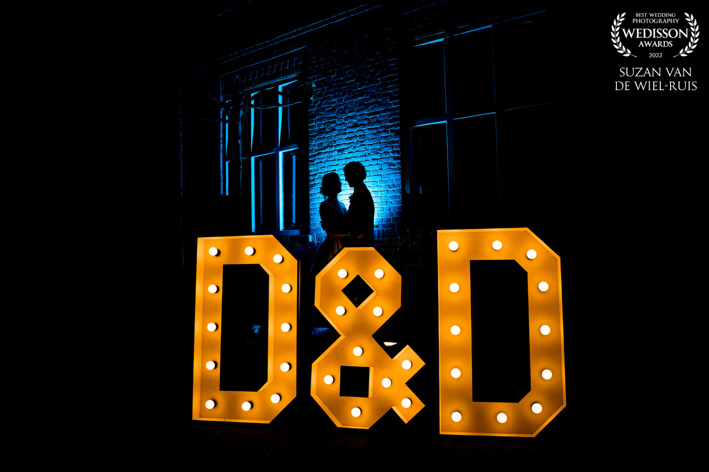 At the wedding of Dion & Dionne we wanted to showcase that our couple had the same initials. We used a blue gel to incorporate the theme color, making it just perfect for their last shot.