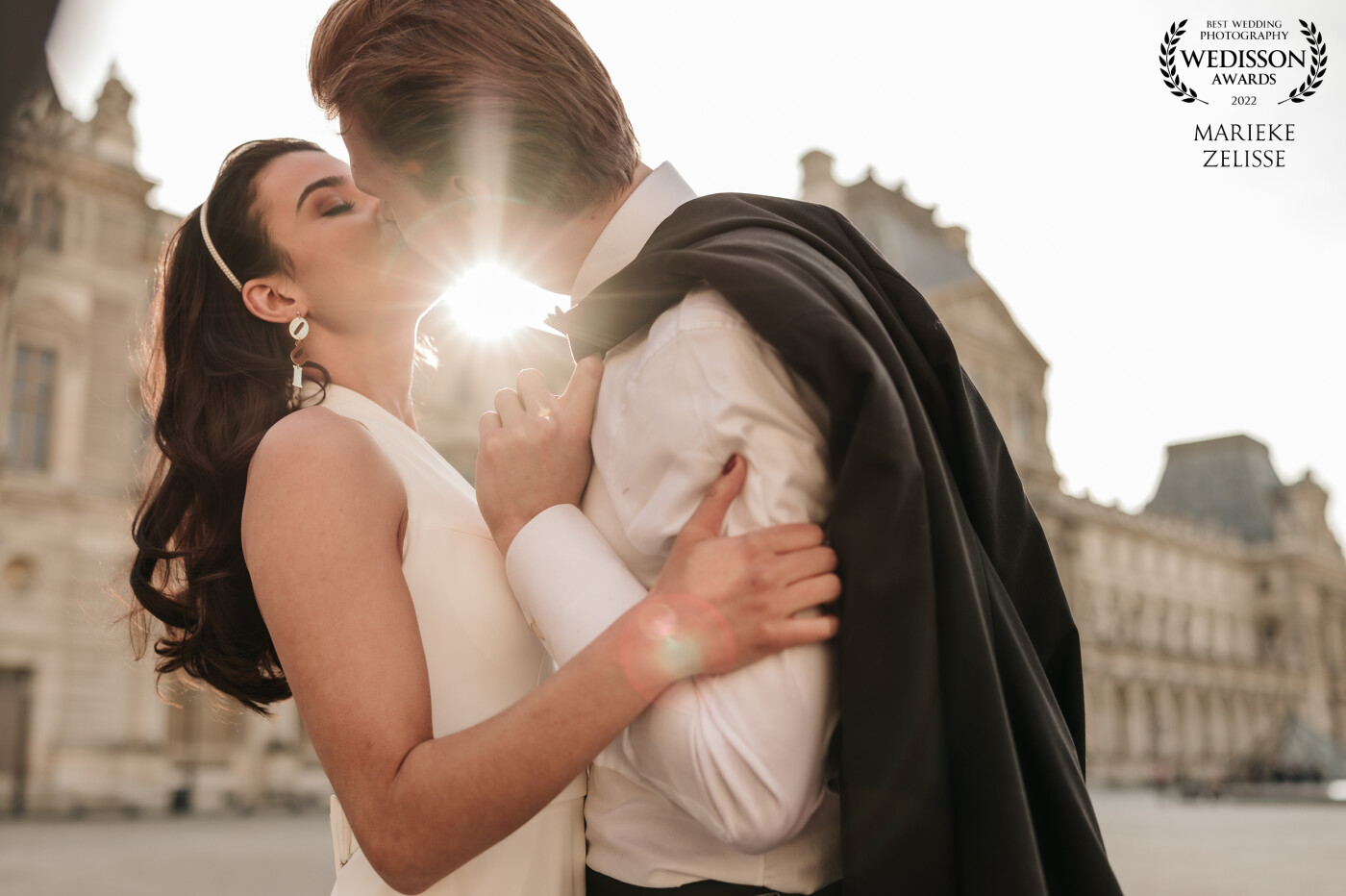 With sundown at the Louvre at beautiful Paris, I took some shot with this stunning couple. I loved there love vibes! A city wedding is always a good idea to get some classy shots.