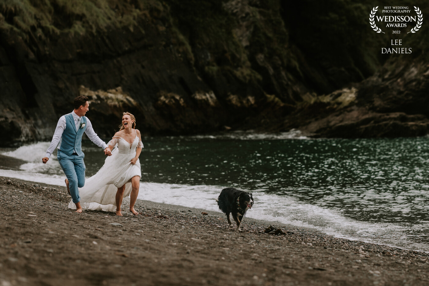 When Rachel & Josh asked me to capture their day in Devon, I jumped at the chance. The highlight of the wedding for me was heading to the beach with their dog Lilly, with every intention of playing in the sand and sea, and that's exactly what we did!<br />
<br />
Venue - Sandy Cove