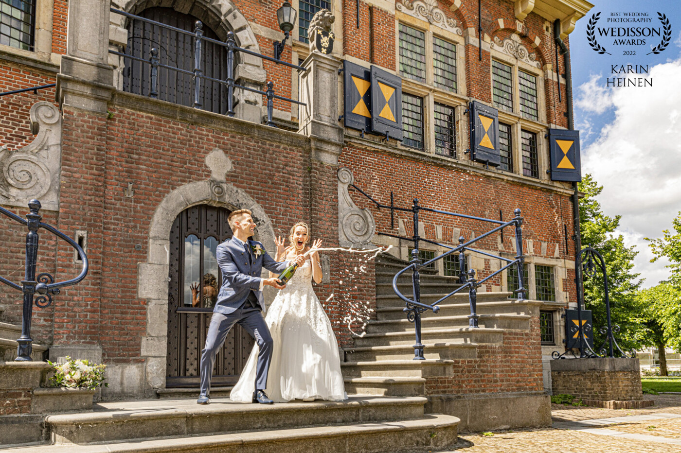 Klundert is a small medieval fortified city in the Southwest of The Netherlands. A great setting for a small personal toast of Jenny and Richard, who got married in the tail of May 2022. Since their wedding day had been postponed due to the pandemic, the relief and joy were huge when their big day finally arrived. We think this shot is a fine reflection of all these 'bottled up' emotions. A big thanks to Wedisson for this recognition.