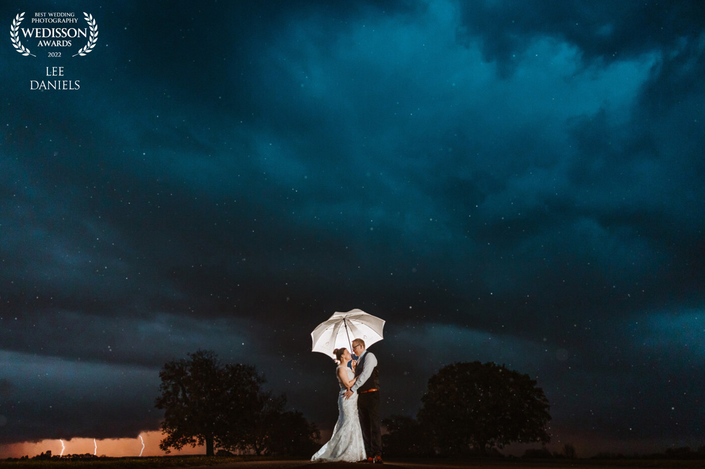 A storm was brewing all day, so when it hit and I saw the streaks of lightening piecing through I had to rush and grab Zoe & Dan, thankfully they were up for it. Really happy we managed to capture something like this <br />
<br />
Venue - Bassmead Manor