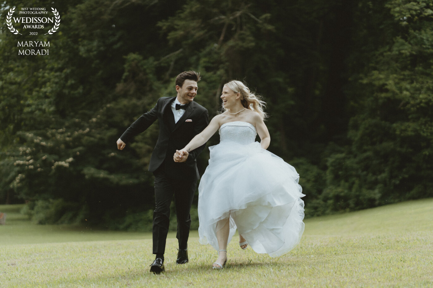 Amanda and Liam<br />
“On the path to our love story” <br />
“running the distance with you” <br />
“Hands and hearts intertwined, running into the future as one”<br />
<br />
@marymor_photography<br />
New York, US