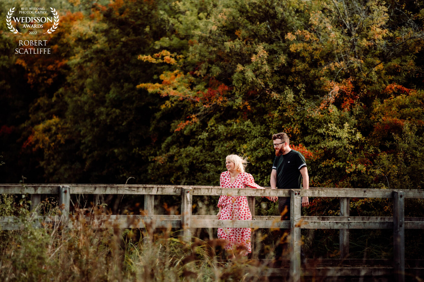 Kim & Adams pre wedding shoot was full of colour & including that in the scene to help tell the story was the first thing that popped into my head, the Autumn colours were immense !