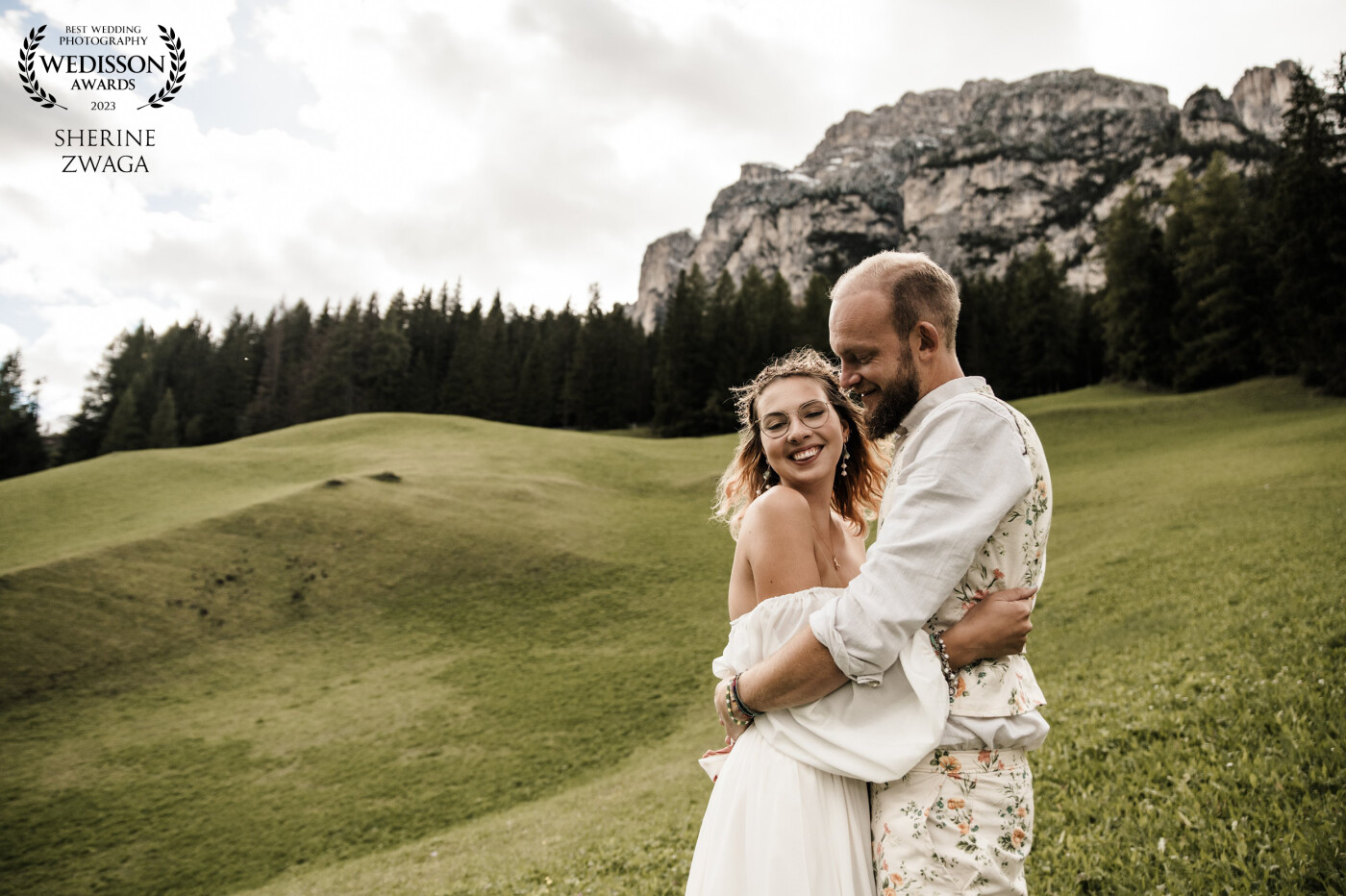 This intimate wedding in The Dolomites showed me the most important thing about marriage: the connection between two people. I could feel the love of this lovely couple through every photo. Their love for each other, for their loved ones and for nature.