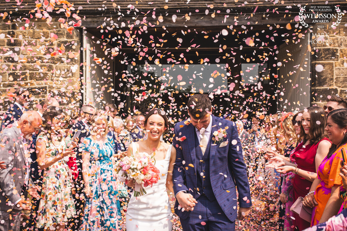 An amazing confetti moment at a beautiful Yorkshire wedding!