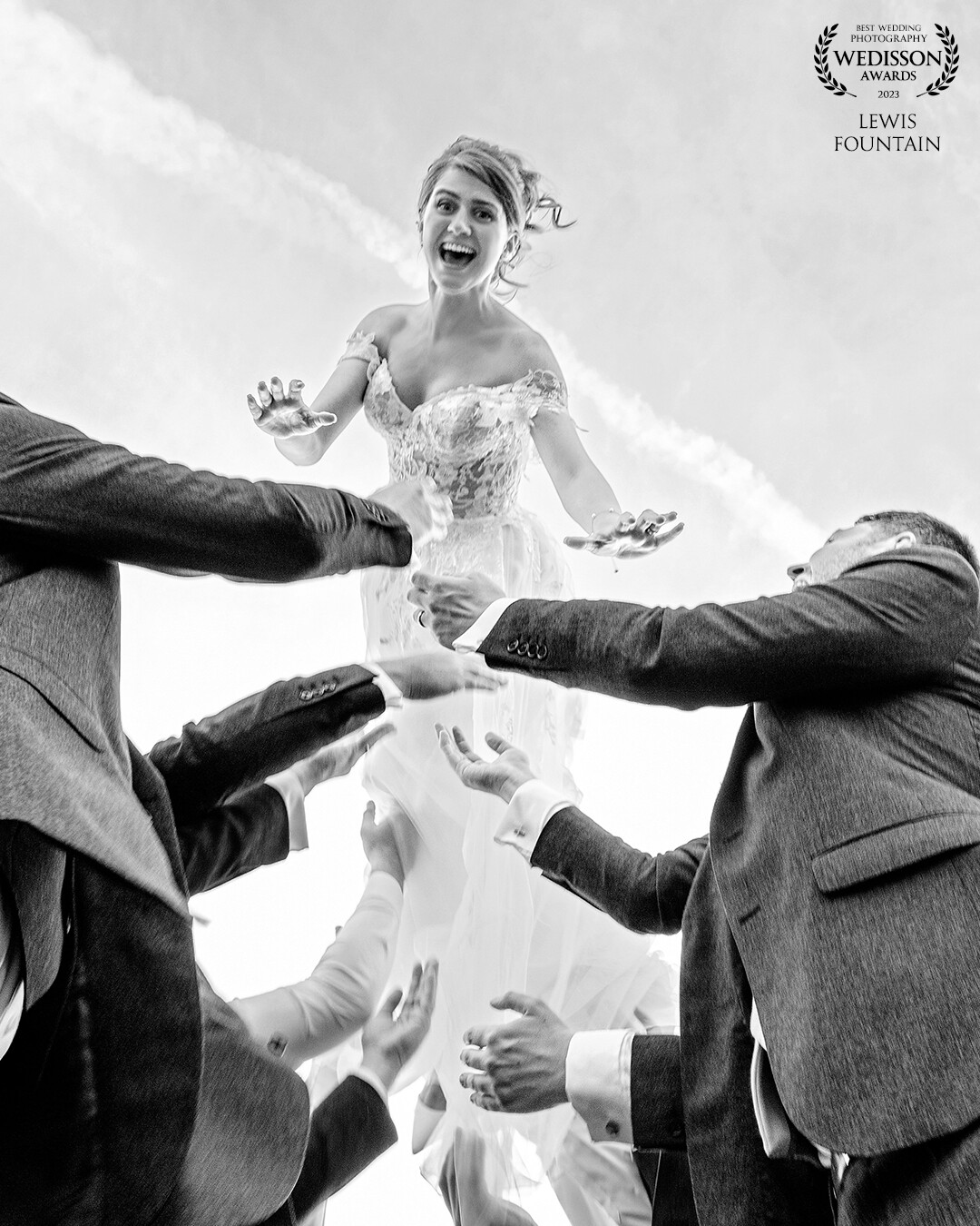 The Old Hall Ely is a wedding venue that gives us so much inspiration, but we didn’t expect to get this shot of Klea, our bride, being launched into the air by the groomsmen!<br />
Klea watched us doing a similar shot with Dan, her groom, and immediately asked if she could have a go, and obviously we couldn’t refuse 😂
