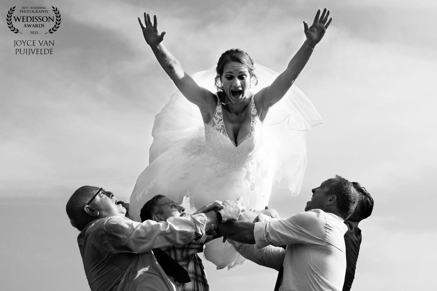 Flying newlyweds, we see them more often, but this remains too fun! It adds an extra enjoyable experience to taking family photos