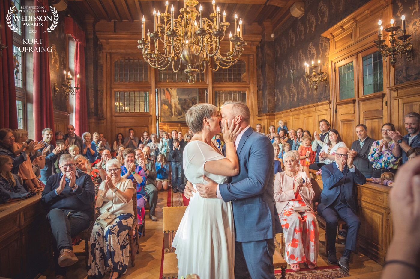 A special wedding report of a beautiful couple who have been our best friends for years. It gives some extra tension, but certainly also extra spontaneity. The ceremony room was packed with guests and gave a wonderfully warm group feeling.
