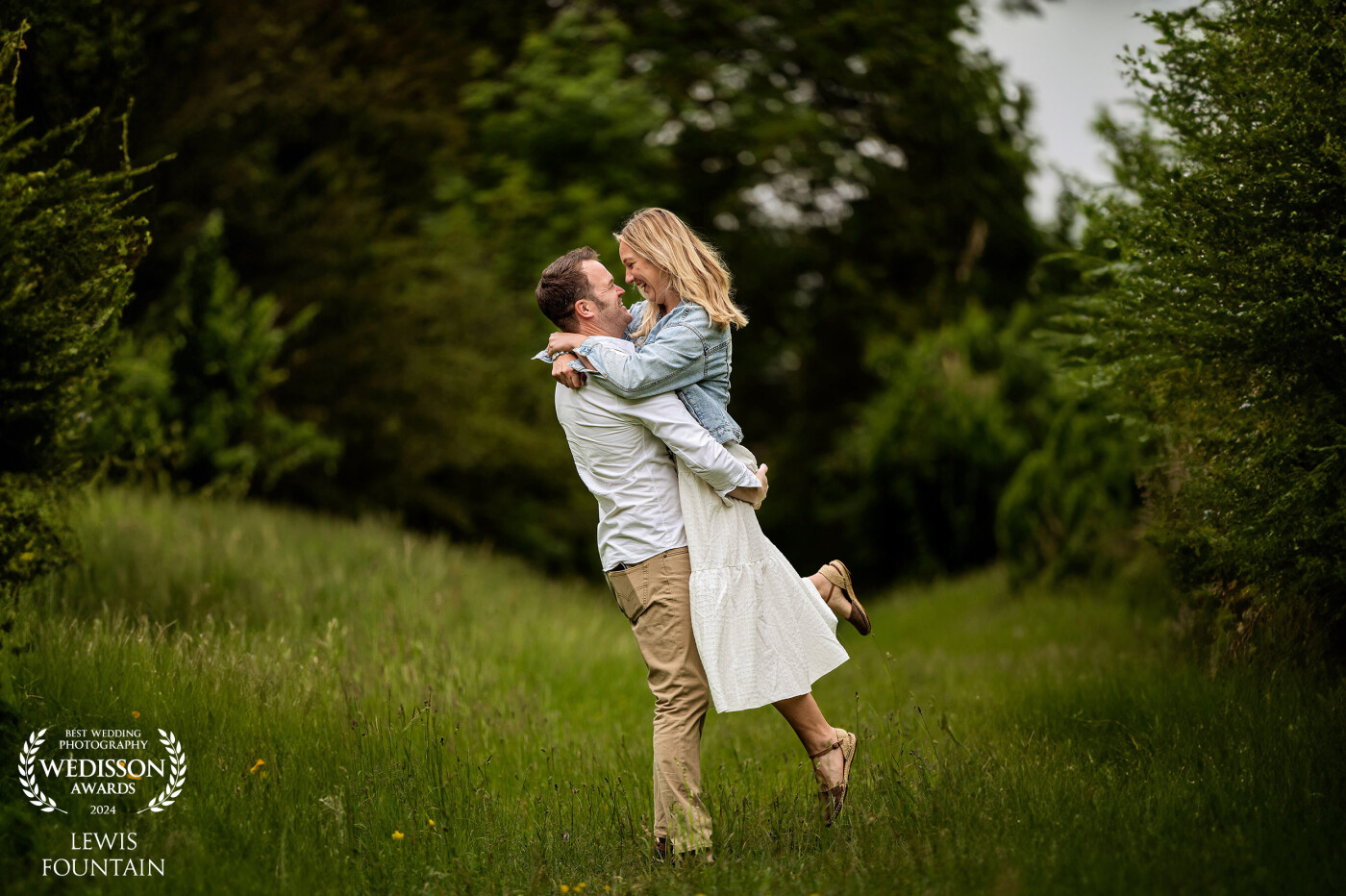 You can’t beat teaching a couple a lift during their pre wedding shoot.<br />
Lucy & Chris were naturals in front of the camera, making their wedding images so natural.
