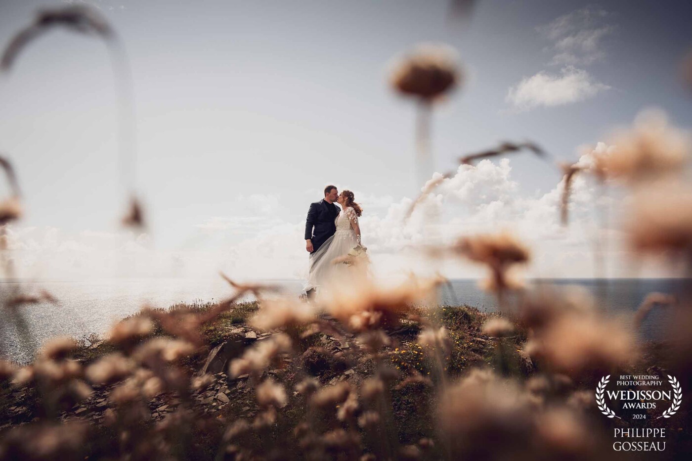 Becki and Jared traveled from the USA to get married on the Cliffs of Moher , on the Wild Atlantic Way with breathtaking views on this lovely summer day.