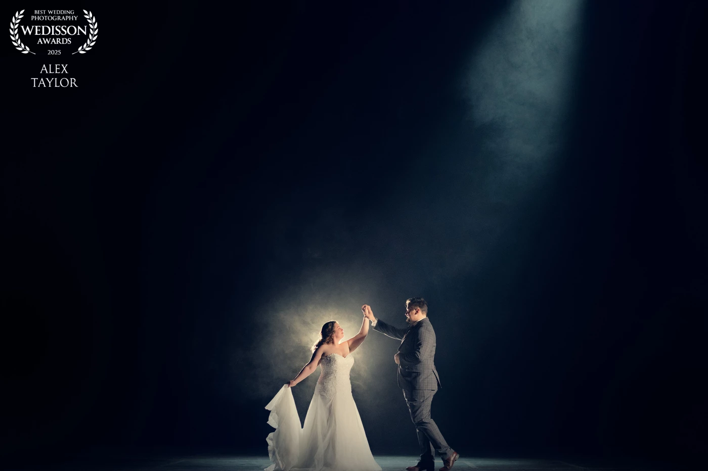 Laura and Ian took centre stage as they celebrated their wedding day in the stunning Aylesbury Waterside Theatre.