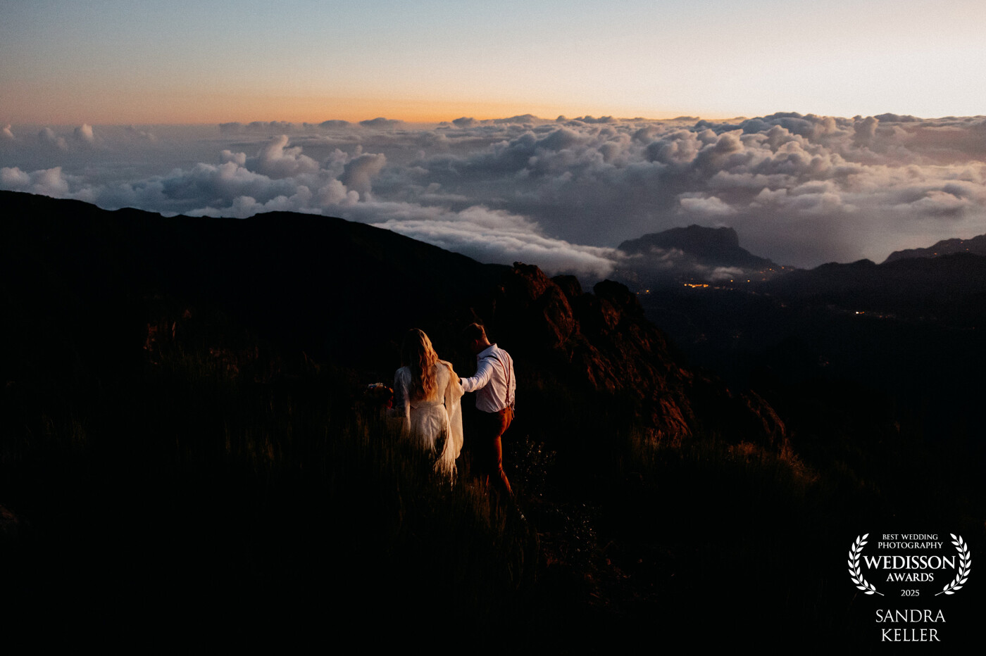 Beautiful sunrise in Madeira at the highest peak. We got up really earlier to catch the sunrise and also to avoid the crowds ( which was not so easy😂)