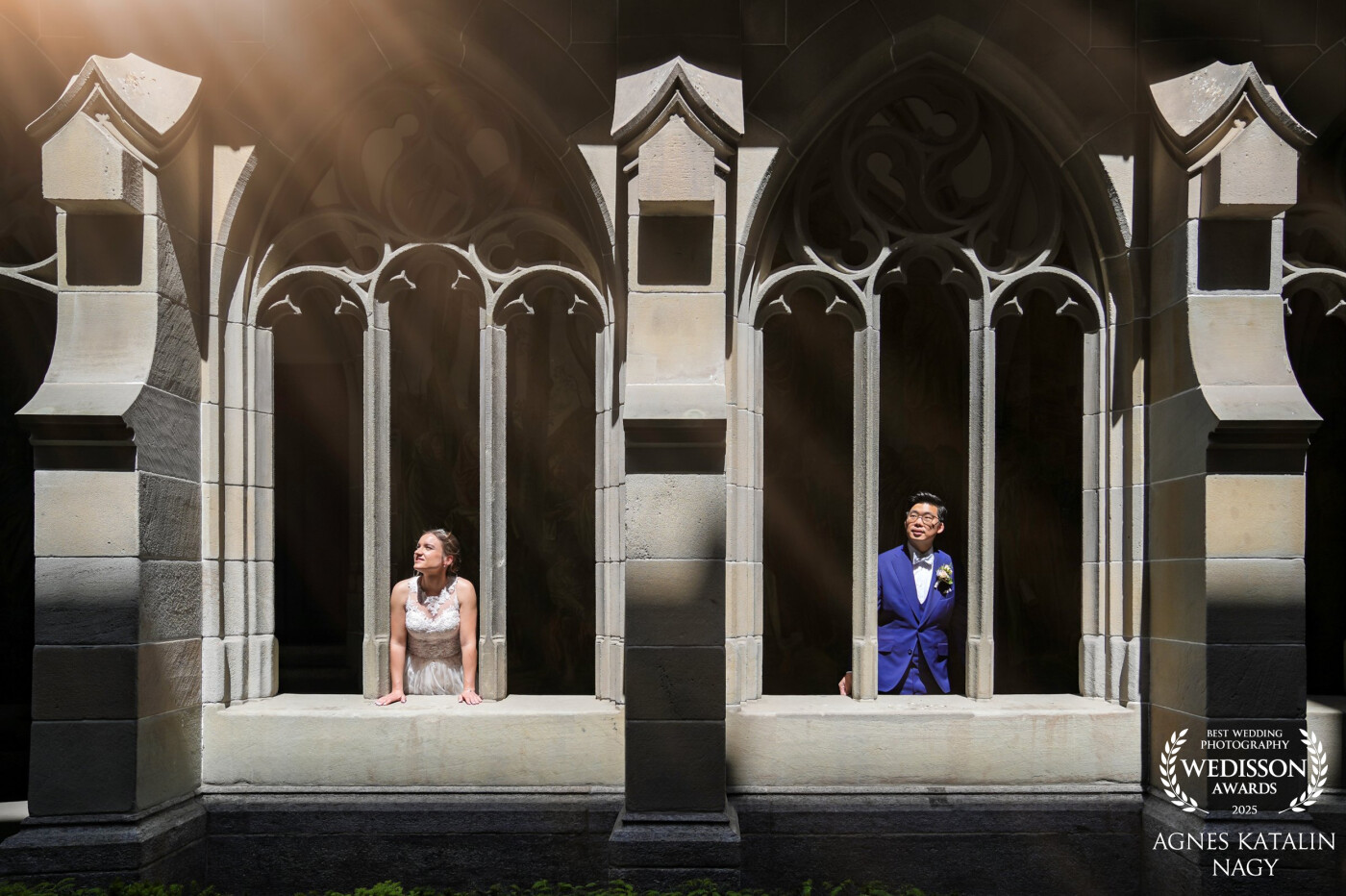We were on our way to the venue of the ceremony with the couple, when we crossed through one of my favourite places in Zürich - the arcades next to the Stadthaus. I have taken many wedding photos here already, but I have never seen a light like this. So we used it. ;)