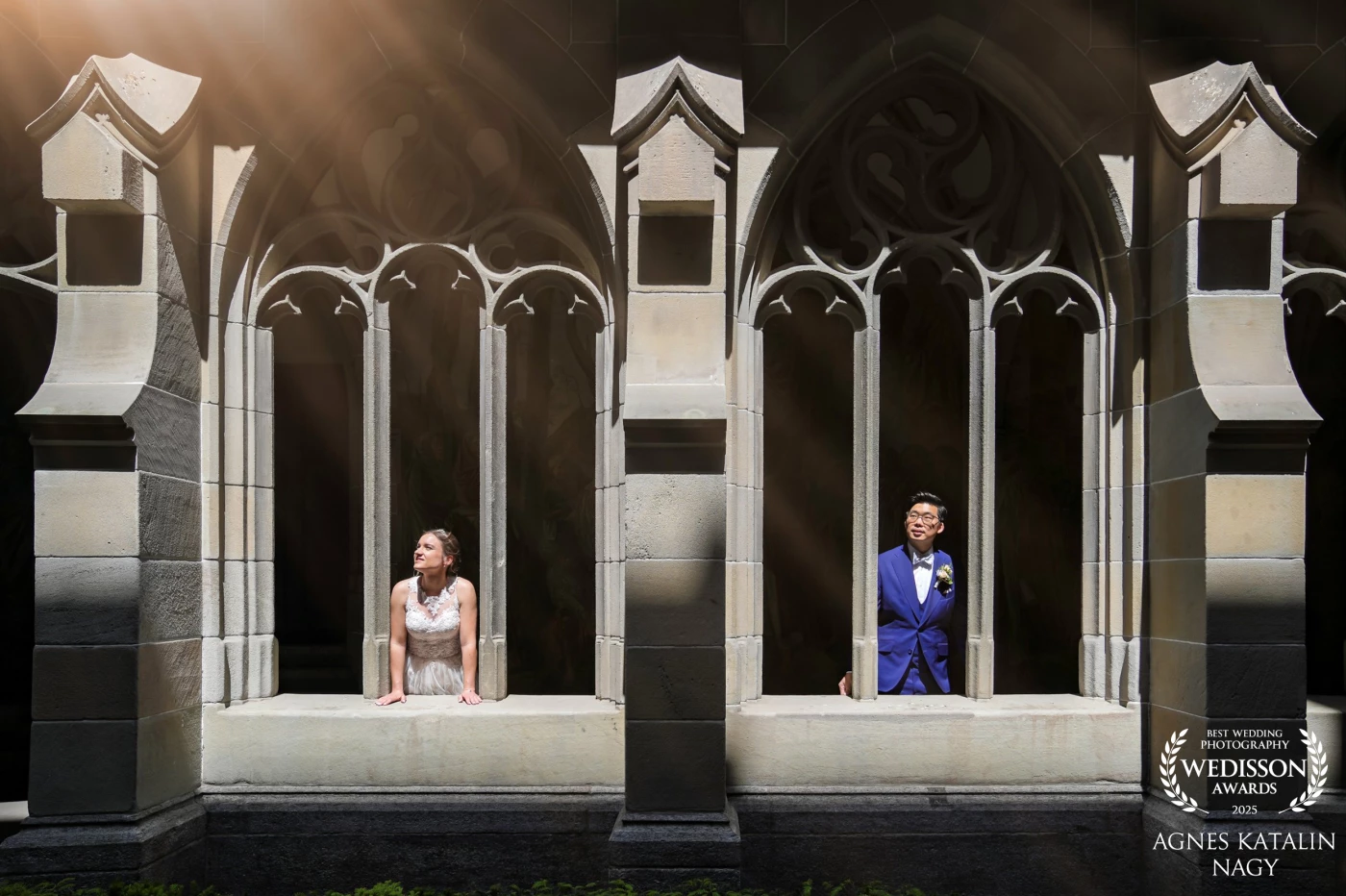 We were on our way to the venue of the ceremony with the couple, when we crossed through one of my favourite places in Zürich - the arcades next to the Stadthaus. I have taken many wedding photos here already, but I have never seen a light like this. So we used it. ;)